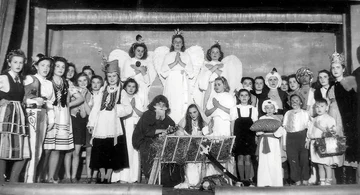 Christmas 1943 -“Tableau vivante” Nativity Scene. Janina Lamenta, angel in the centre (Association Mémoire du lycée polonais - Polish High School Memorial Association).