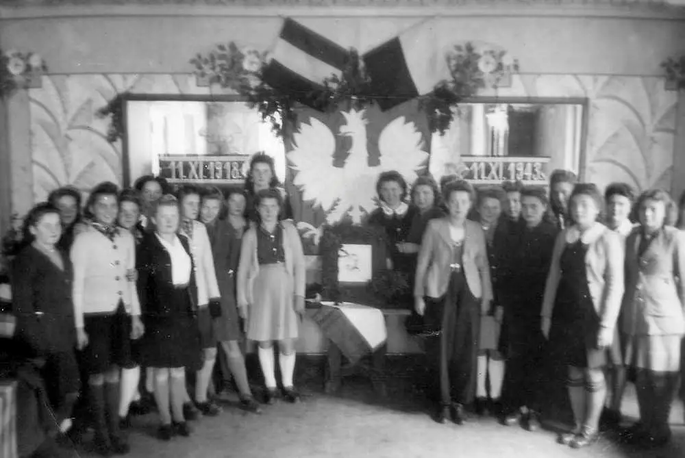 11 November 1943 — Celebration of Polish independence (Association Mémoire du lycée polonais - Polish High School Memorial Association).