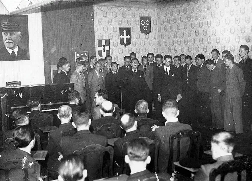 Concert by Chor Villard, Director Berger's choir (Association Mémoire du lycée polonais - Polish High School Memorial Association).