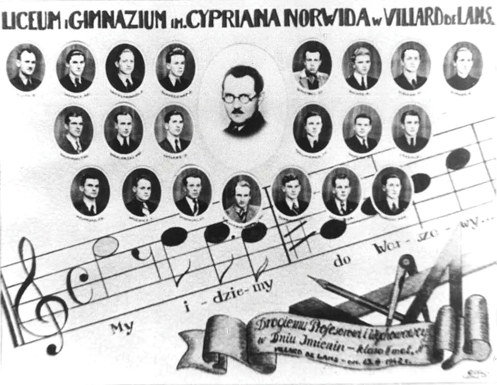 1943 — A singing class? - with director Berger (Association Mémoire du lycée polonais - Polish High School Memorial Association).