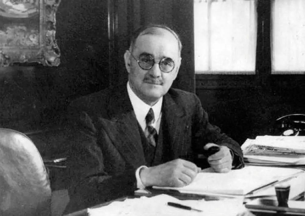 The Dean of the Grenoble Faculty of Science, René Gosse, provided invaluable support. He was murdered by the militia in 1943 (Public domain).