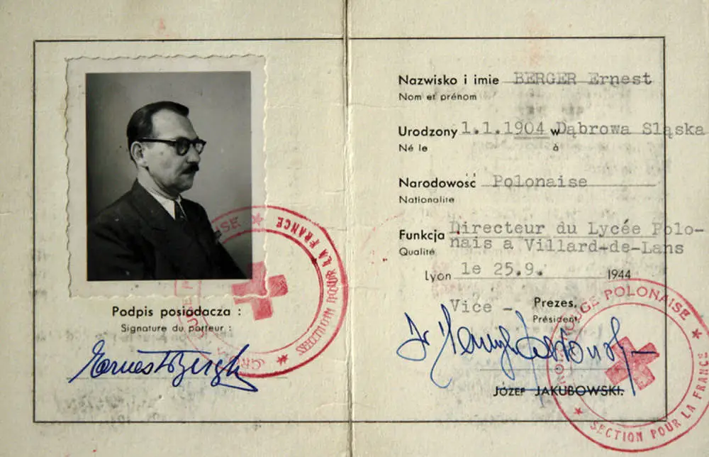 Ernest Berger’s identity document (Association Mémoire du lycée polonais - Polish High School Memorial Association).